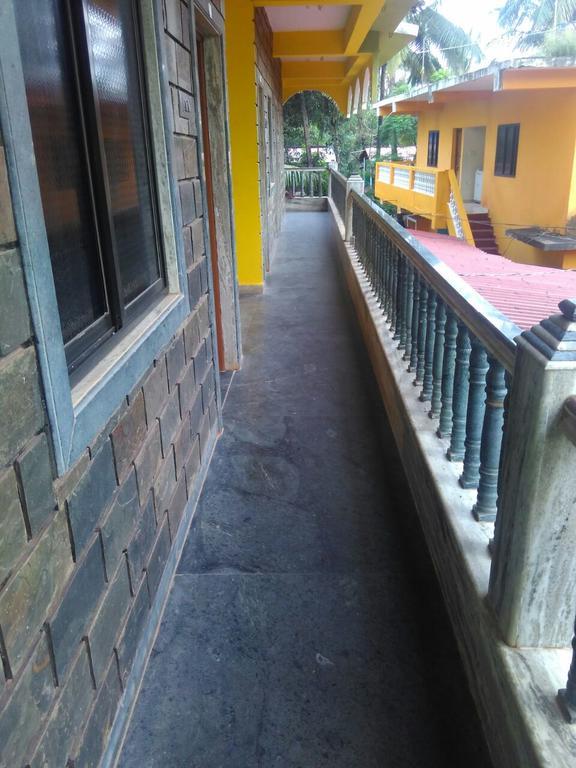 Radhabai Guest House Arambol Extérieur photo